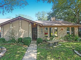 9854 Sagebark Dr, Houston, TX 77089