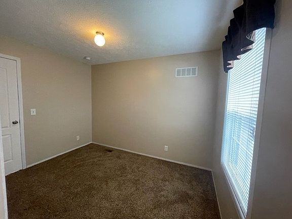 4th image of 516 Courtland Ln #52