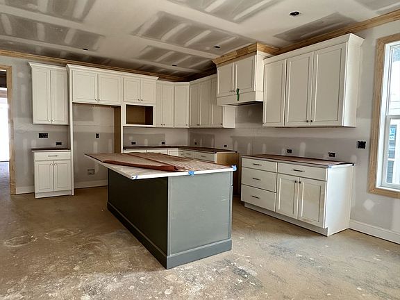 5th image of 44 Shergold Dr