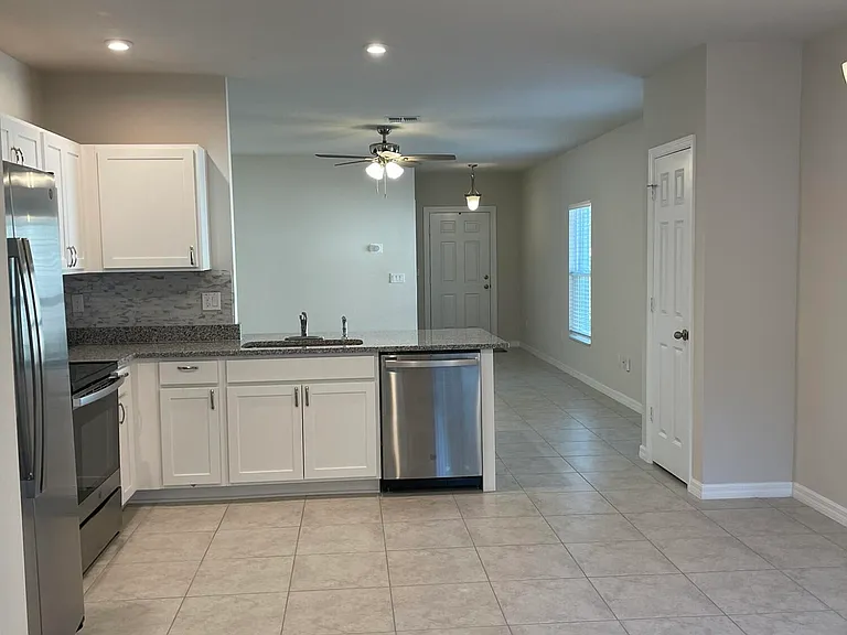 3368 N Park Dr — Photo 6