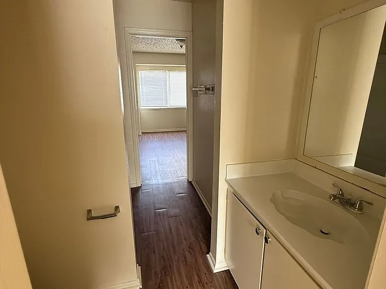 8727 Granite Dr — Photo 3