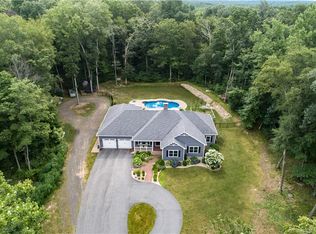 16 Tower Hill Rd, Clinton, CT 06413