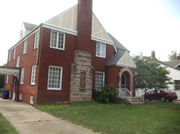 9 Lincoln Pl, Decatur, IL 62522