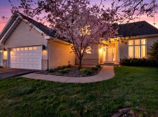 1672 Windsor Dr S, Shakopee, MN 55379