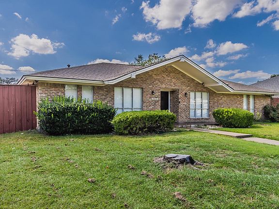 5th image of 2901 Las Palmas Ln