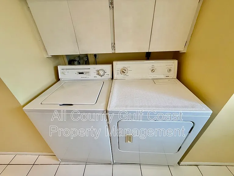 325 Englewood Isles Pkwy — Photo 10