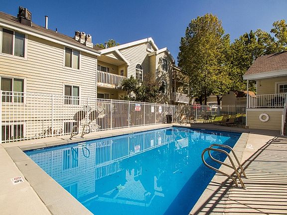 Sparkling Pool