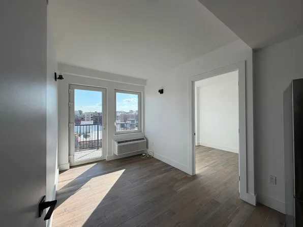 354 E 194th St, Bronx, NY