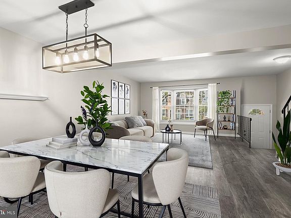 3rd image of 5827 Richardson Mews Sq