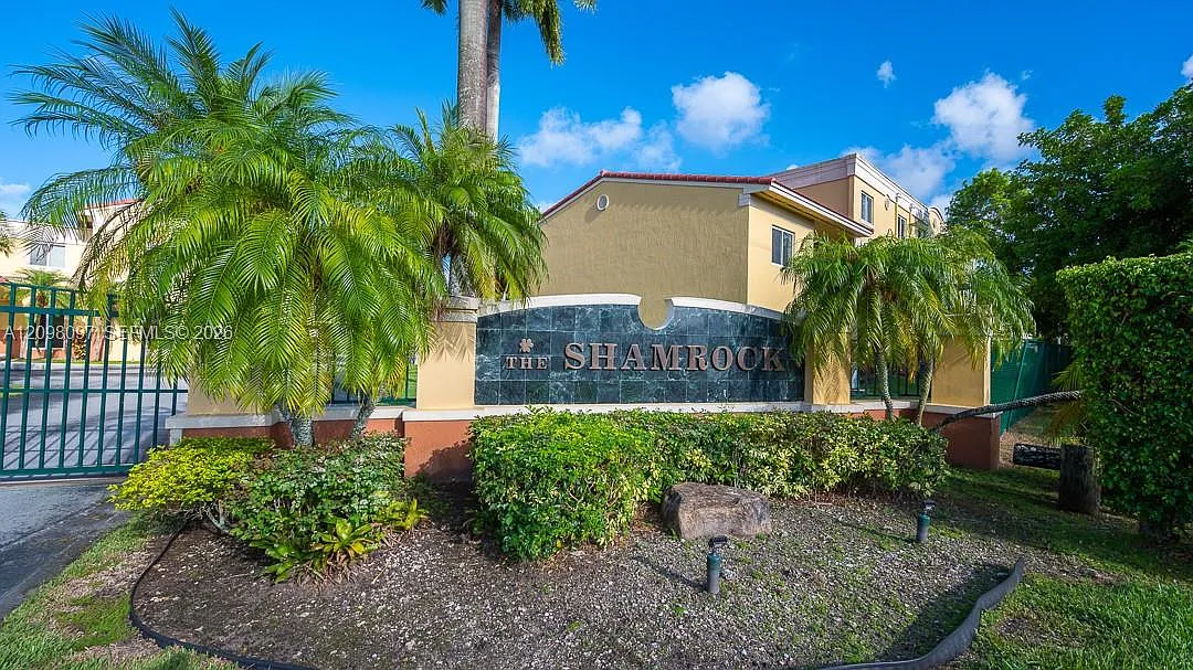 The Shamrock Condo — Photo 1