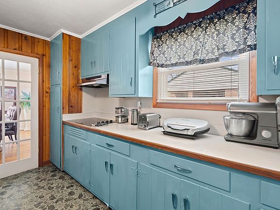 4th image of 2030 Sheridan St