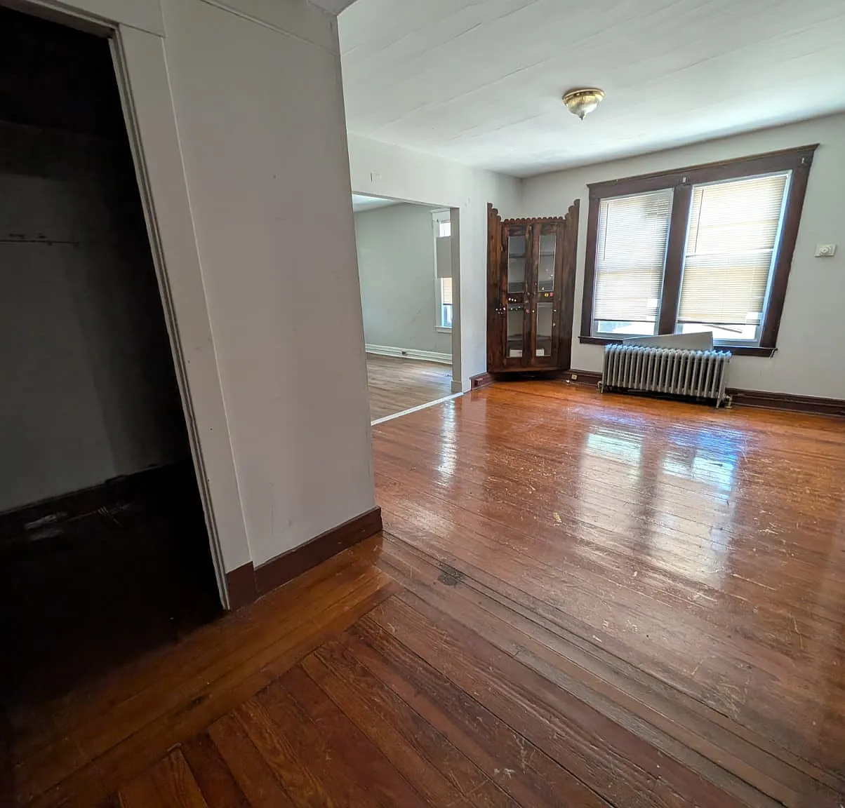24 Hallock Ave — Photo 4