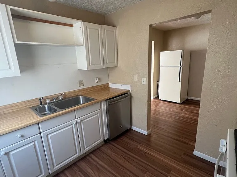 3105 S Harrison St — Photo 9
