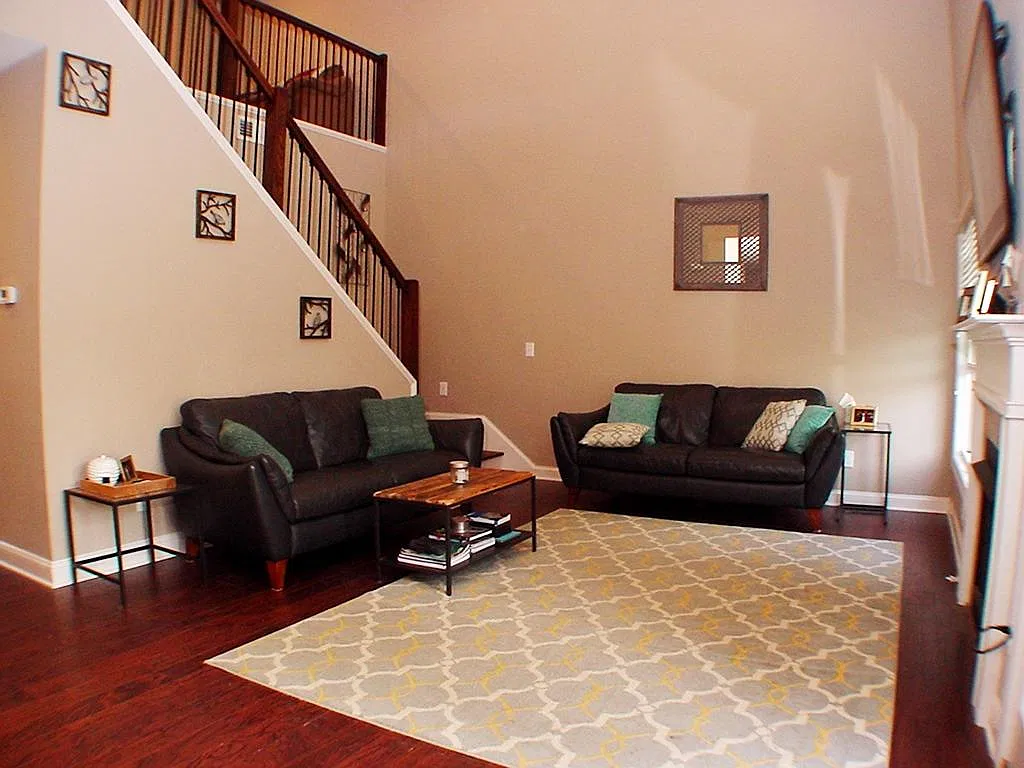 3 bed, 2.5 bath, $2,200 — Photo 3