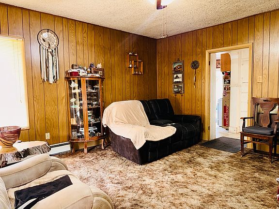 5th image of 393 W Center St