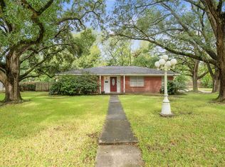 1606 E Fayle St, Baytown, TX 77520