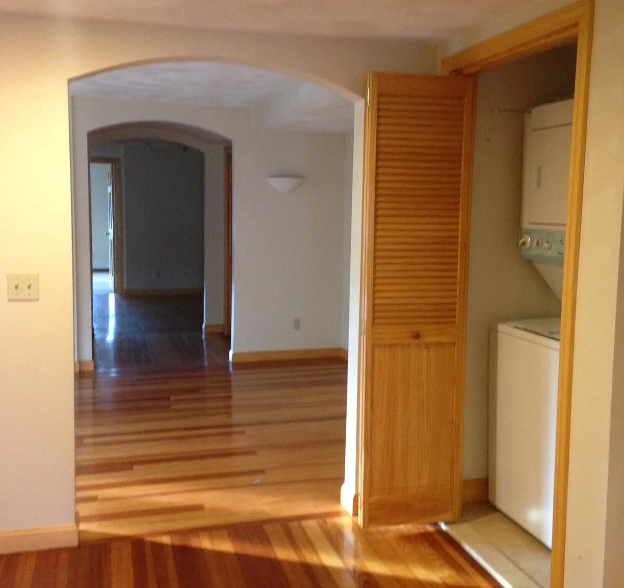 2 bed, 900 sqft, $2,300 — Photo 2