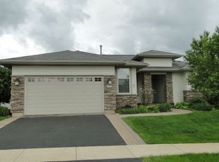 12705 Cold Springs Dr, Huntley, IL