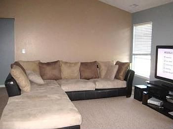 3rd image of 373 Bluegrass Dr