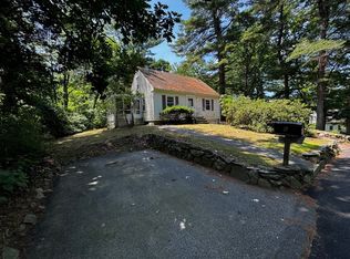 6 County Rd, Andover, MA 01810