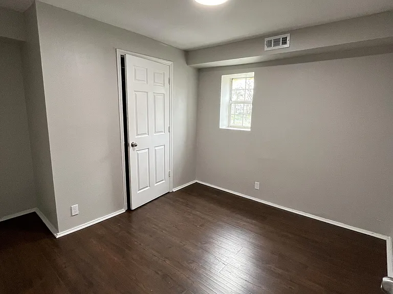 2219 Albion St #C — Photo 5
