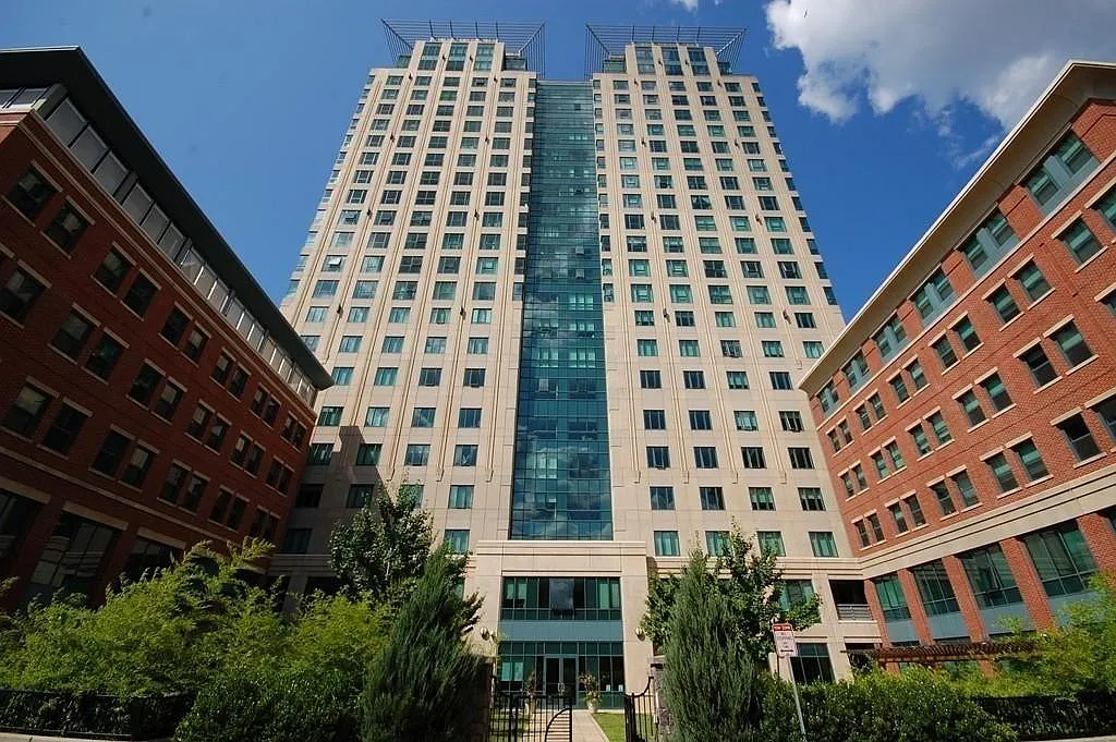2 bed, 1026 sqft, $4,200 — Photo 1