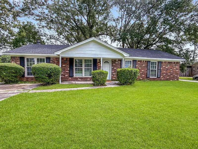 3 bed, 2.0 bath, 1545 sqft, $2,100 — Photo 1