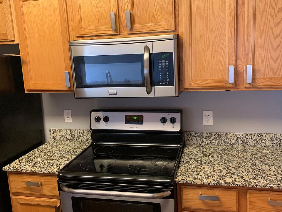 2nd image of 14716 Excelsior Ln