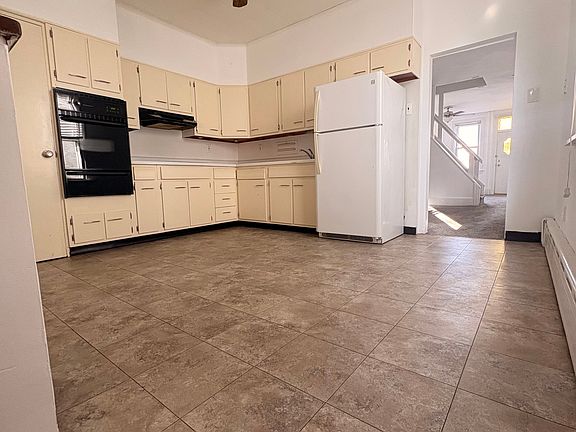 5th image of 2610 Wilmot St