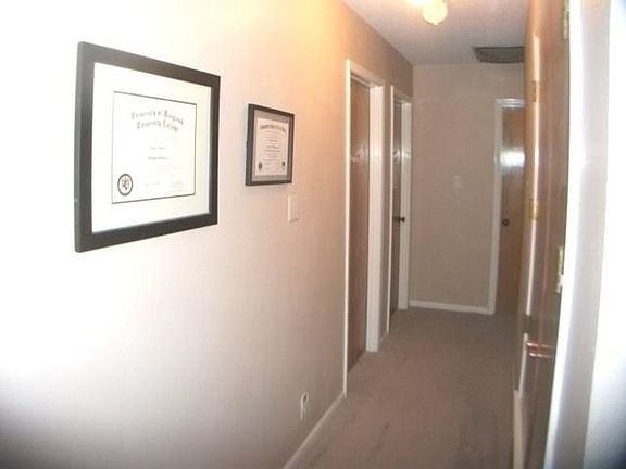 3rd image of 3617 Earlmont Ln