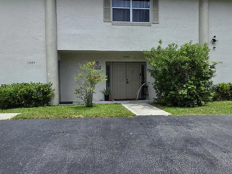11441 NW 41st St #1-3 — Photo 2