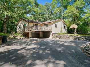 5134 Walnut Grove Dr, Poplar Grove, IL 61065