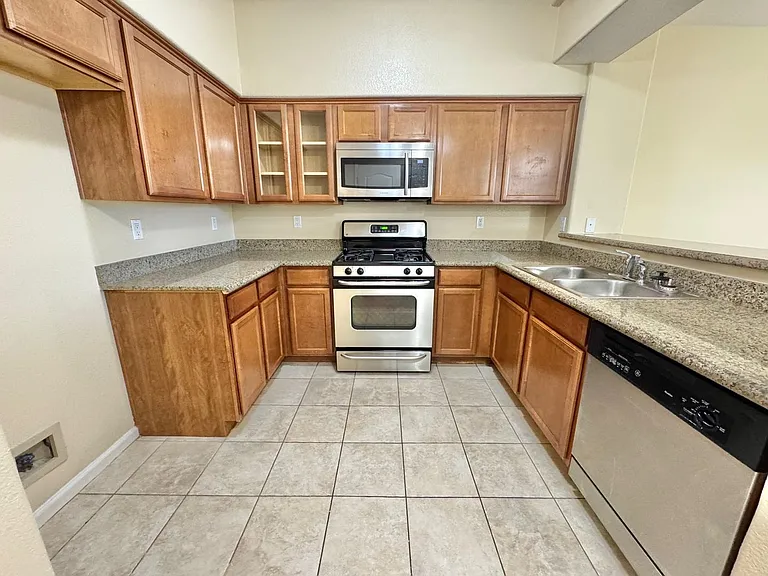 10217 King Henry Ave #101 — Photo 4