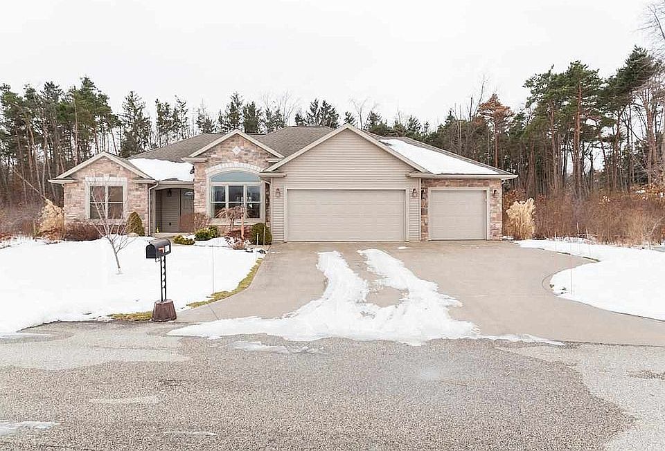 1st image of 24366 Kingfisher Ct