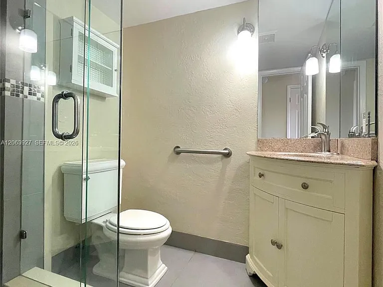 1400 NE 57th St #308 — Photo 8
