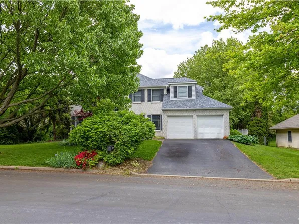 1718 Piccadilly Cir, Allentown, PA 18103