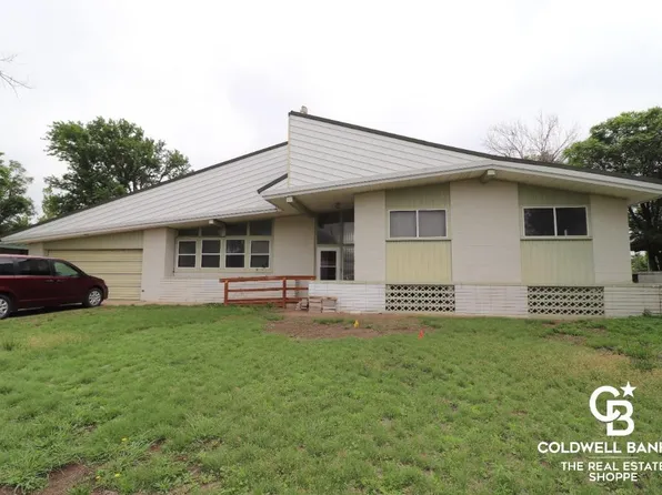 1210 N Belmont Pl, Garden City, KS 67846