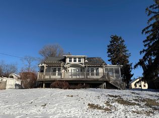 959 Clarke Dr, Dubuque, IA 52001