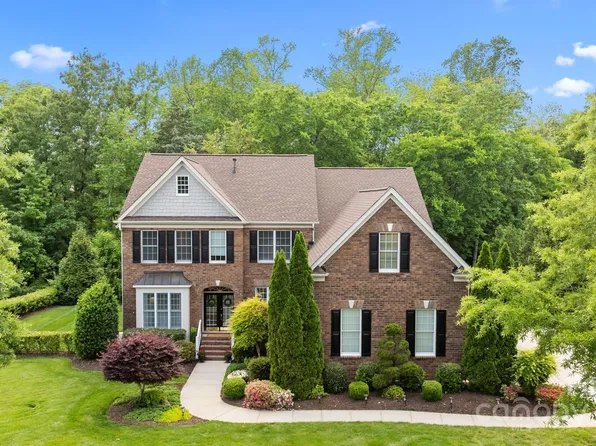 2025 Groves Edge Ln, Waxhaw, NC 28173