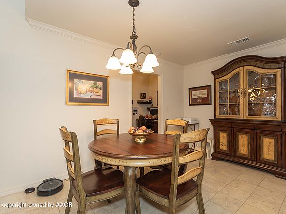 5th image of 909 Rosenda Ln