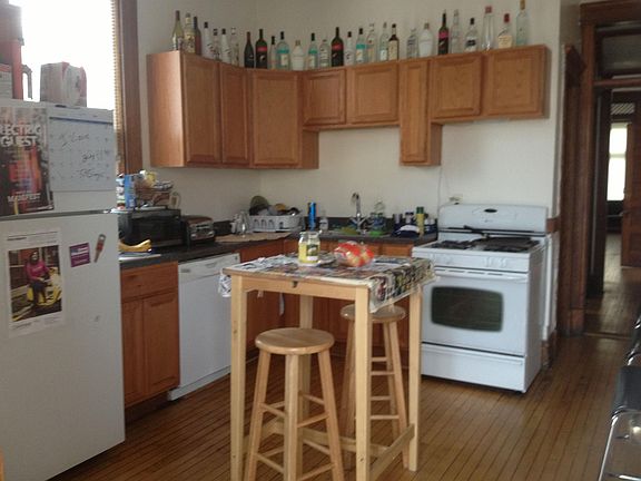 3rd image of 3709 N Sheffield Ave #1