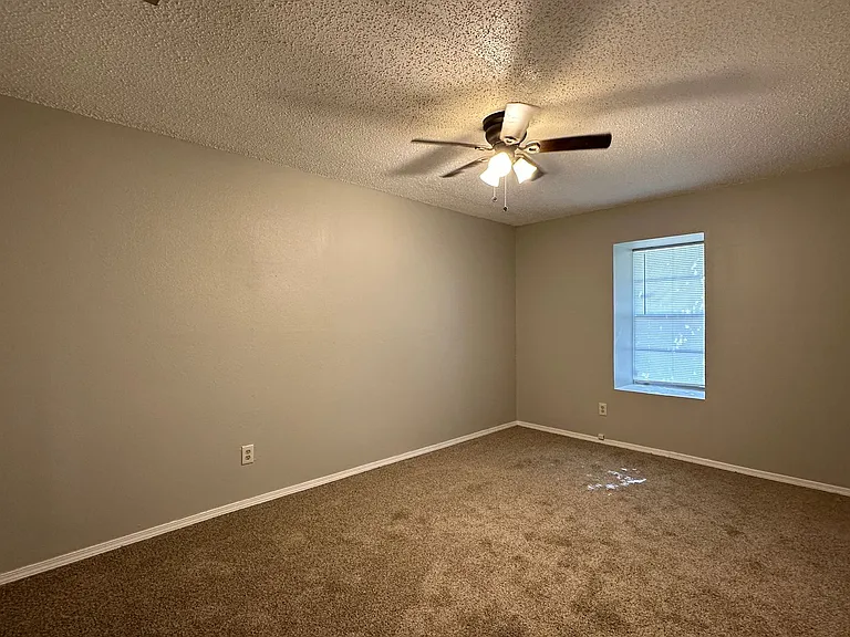 2733 Silverspur Dr — Photo 5
