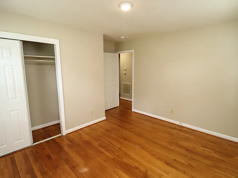829 Carlisle St — Photo 18