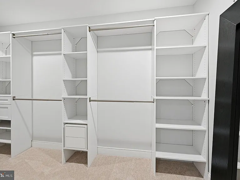 5610 Cavalier Woods Ln — Photo 30