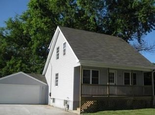 308 W Riverside Dr, Lakemoor, IL 60051