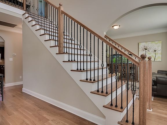 3rd image of 4028 Stowe Dr