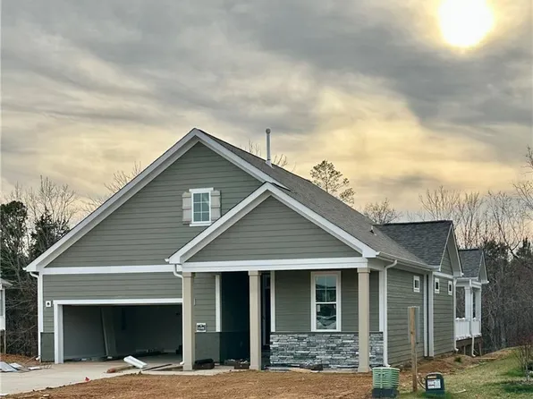 1108 Hudson Dr, Mebane, NC 27302