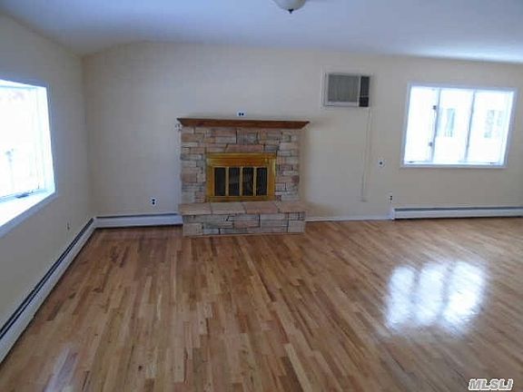 3rd image of 264 Donald Blvd