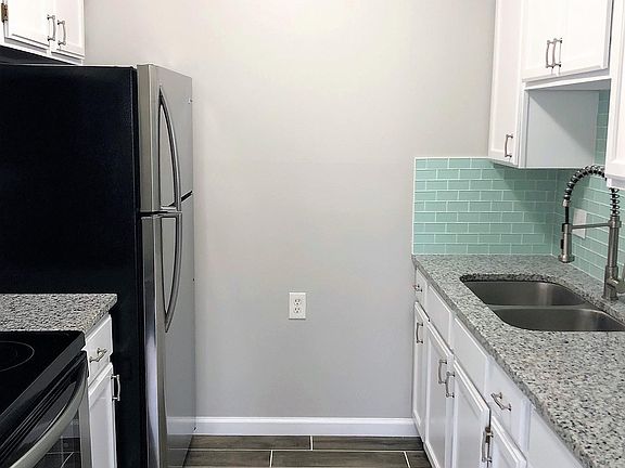 3rd image of 1307 Brush Creek Blvd APT 1G