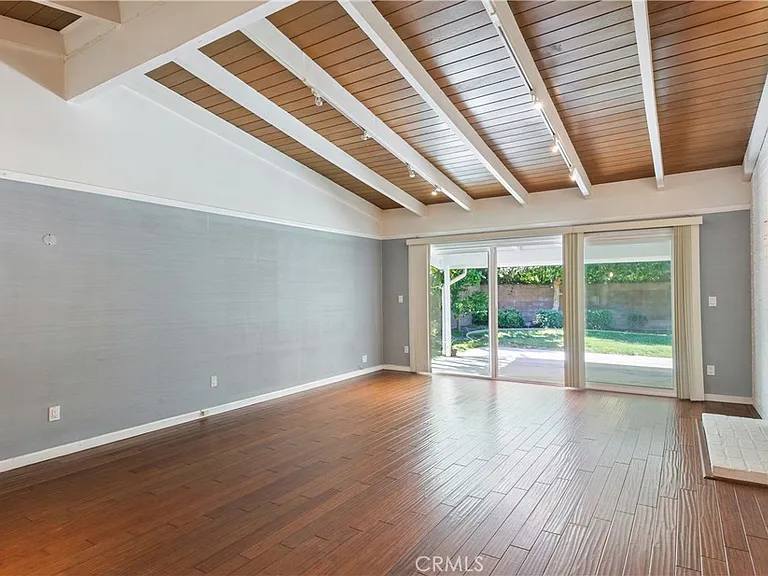 22951 Austin St — Photo 15